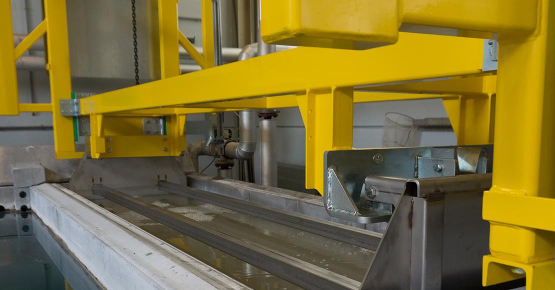 dipping tank crane
